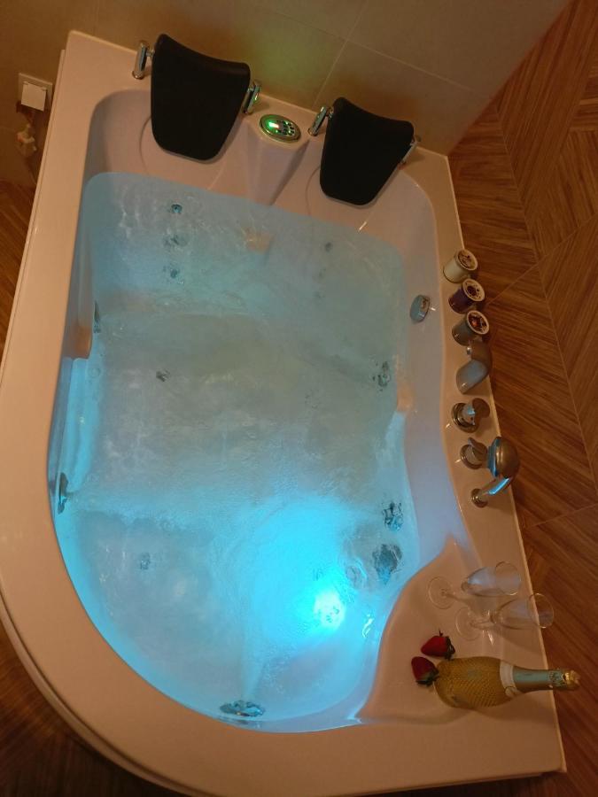 Appartement Apartament Z Sauna I Jacuzzi à Radom Extérieur photo